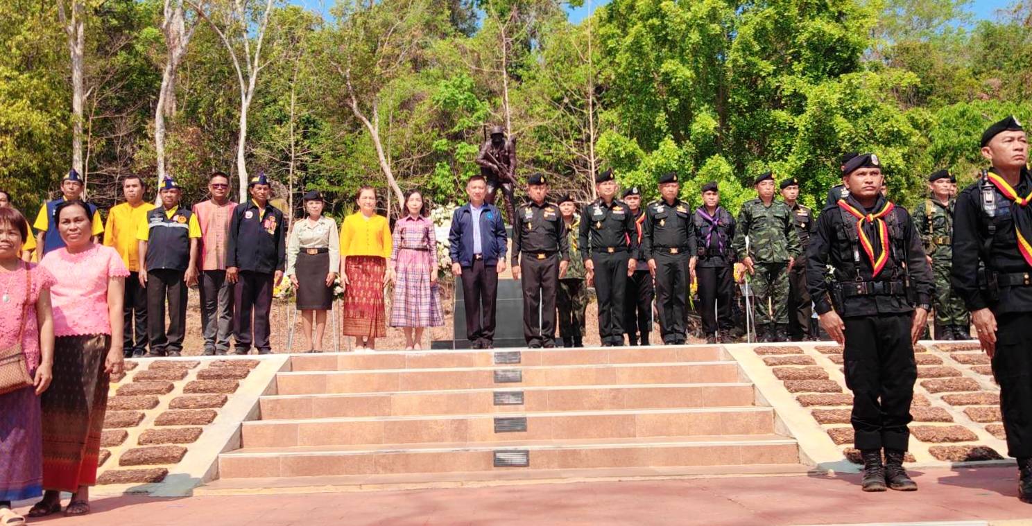 กองทัพภาคที่ 2 โดยหน่วยเฉพาะกิจที่ 2 กองกำลังสุรนารี จัดพิธีสักการะอนุสาวรีย์พิทักษ์ไทย พร้อมทำบุญอุทิศส่วนกุศลแด่ “ วีรชนผู้กล้าปี 54”