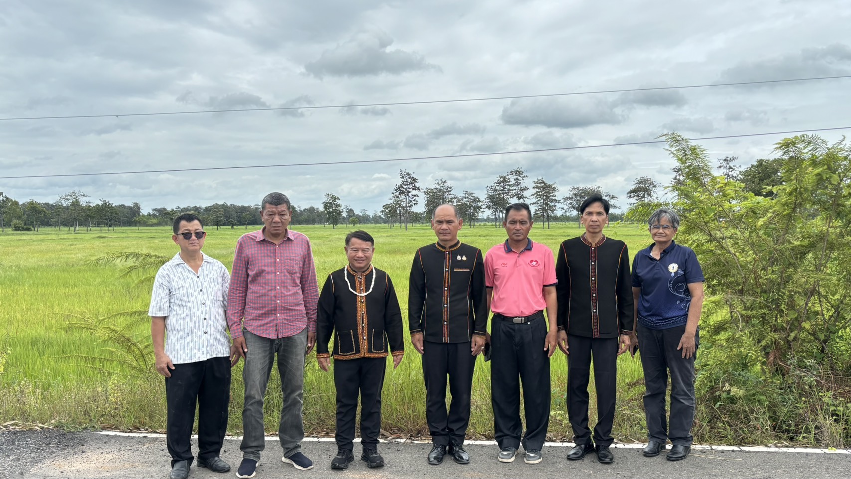 ผู้ว่าฯ สุรินทร์ ลงพื้นที่สำรวจจุดเสี่ยงน้ำท่วม เตรียมปรับปรุงระบบระบายน้ำช่วยเหลือเกษตรกร