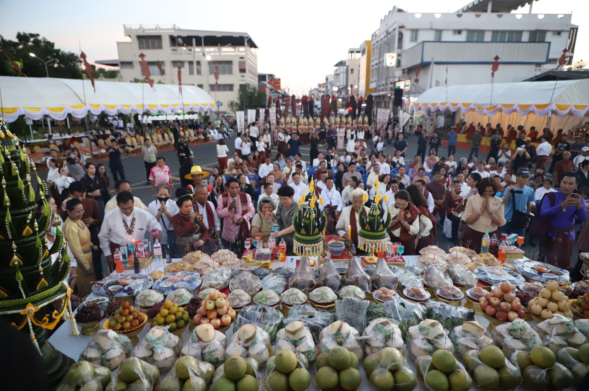 จ.สุรินทร์ จัดงานสืบสานประเพณีแซนโฎนตา บูชาบรรพบุรุษ ประจำปี 2569 อนุรักษ์วัฒนธรรมท้องถิ่น สืบทอดความกตัญญูต่อบรรพชน